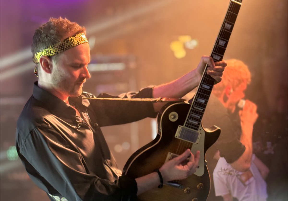 Guitar music performance with people